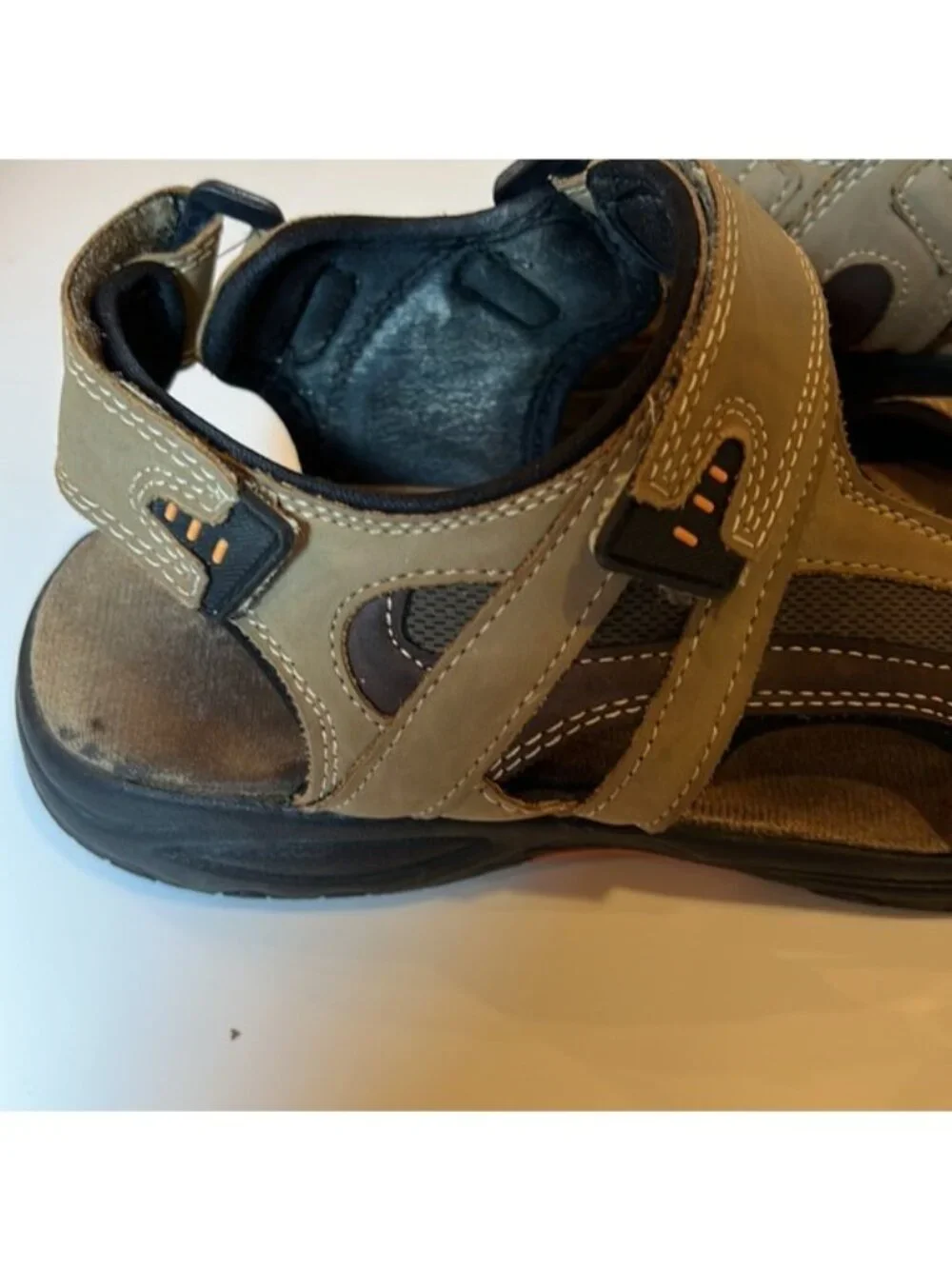 Khombu Men's Noah Comfort Adjustable Hook & Loop Strap Sandal Brown Size 8
